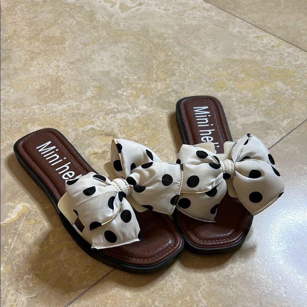 💕Black and White Polka Dot Slide Sandals💕